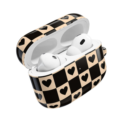 Checkerboard Heart AirPod Case — Retro Black & Beige Protective Cover