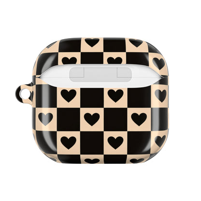 Checkerboard Heart AirPod Case — Retro Black & Beige Protective Cover