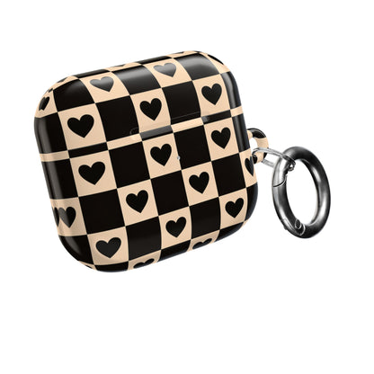 Checkerboard Heart AirPod Case — Retro Black & Beige Protective Cover